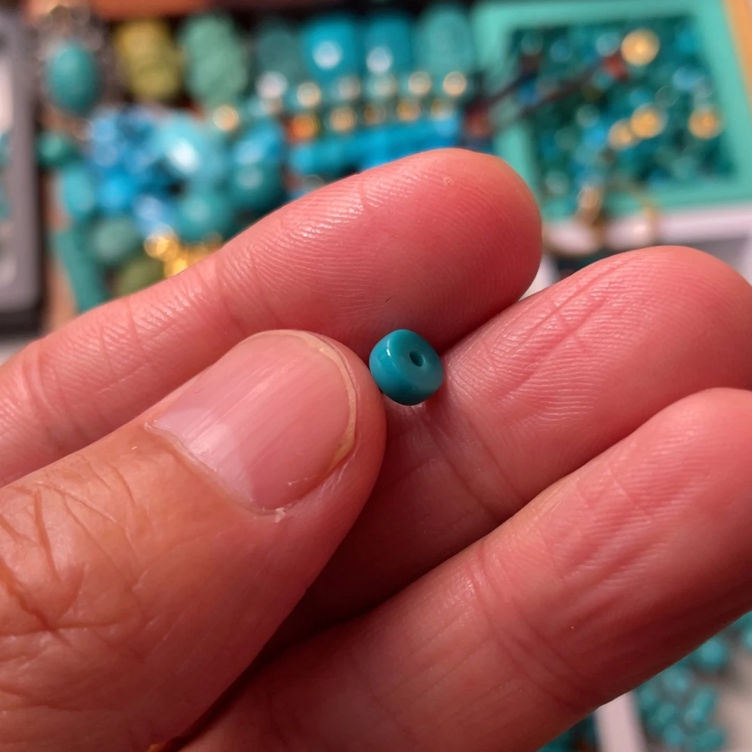 绿松石未镶嵌颈饰