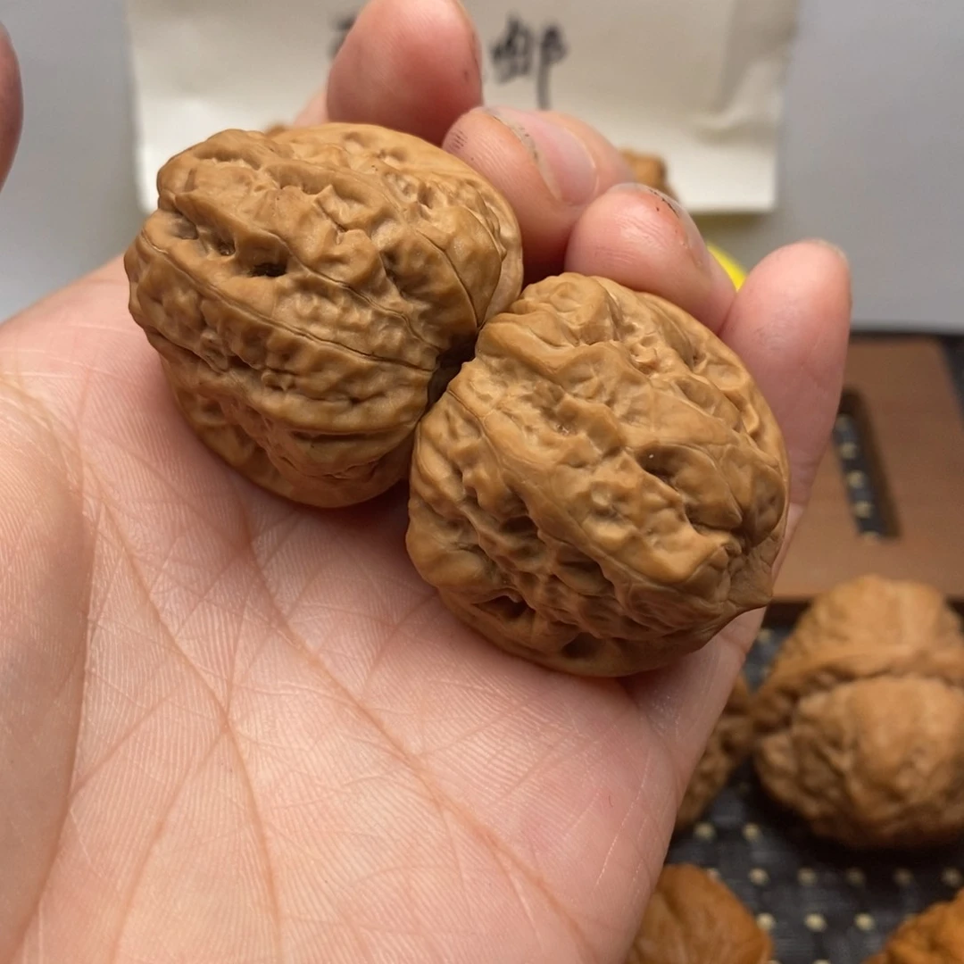 木***木文玩核桃吊坠边33左右