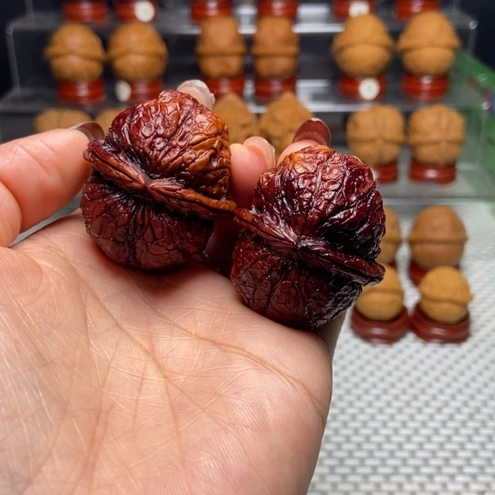 聆***师文玩核桃把件1蟒纹元宝