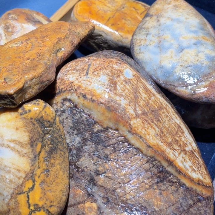 和田玉（糖玉）未镶嵌珠宝奇石