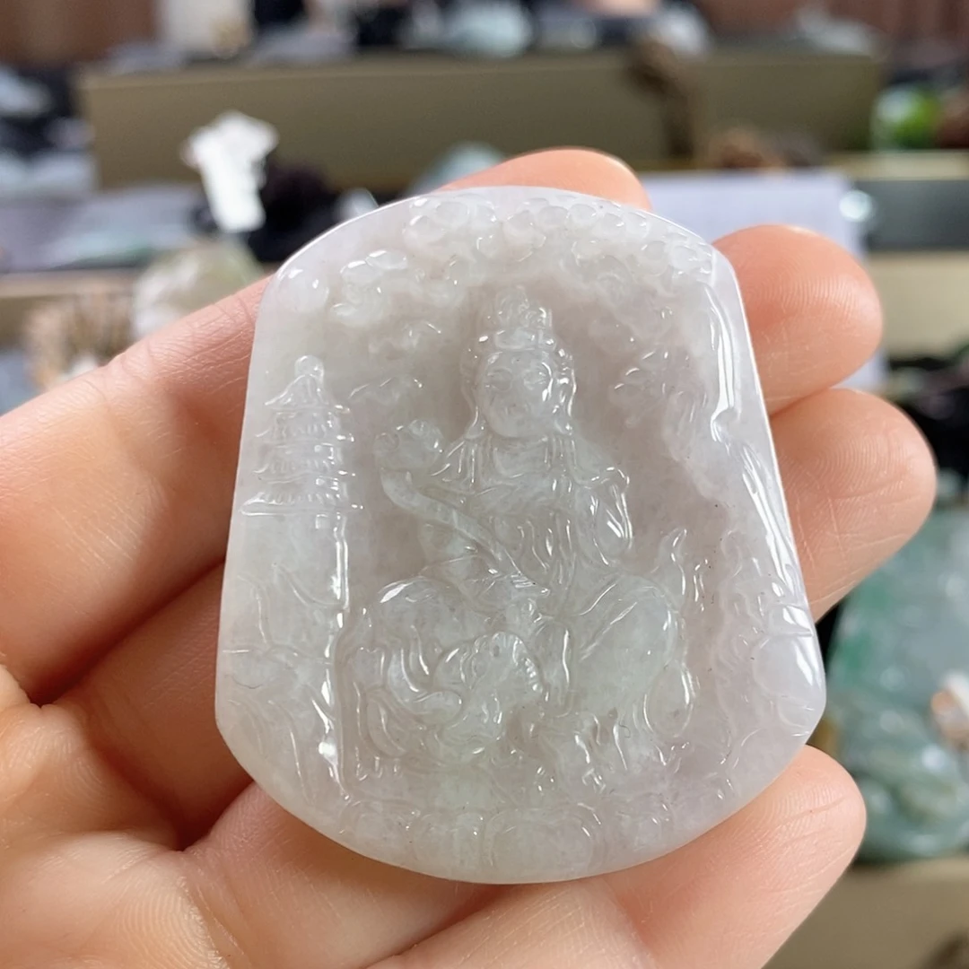 翡翠未镶嵌颈饰阿文殊