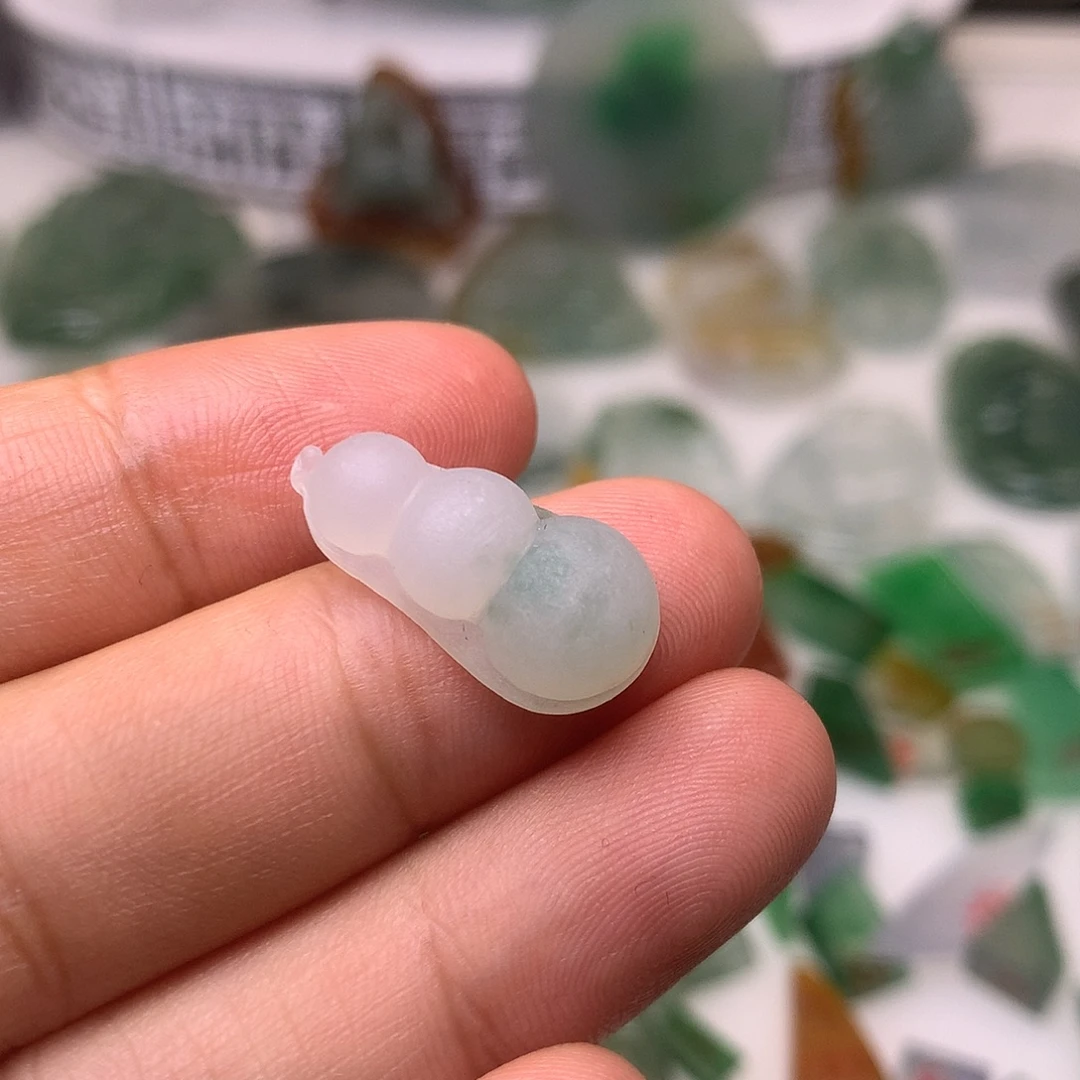 定制翡翠未镶嵌天然翡翠定制