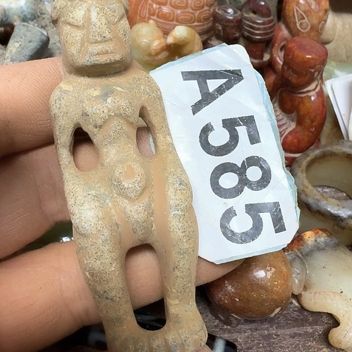 蛇纹石玉颈饰未镶嵌穿*力