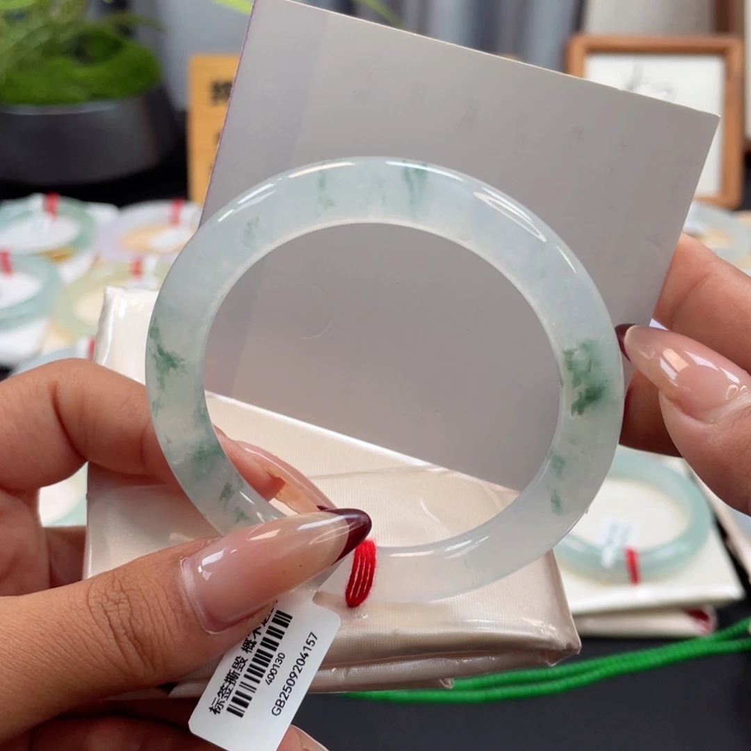 相***湖翡翠未镶嵌手镯冰飘绿花