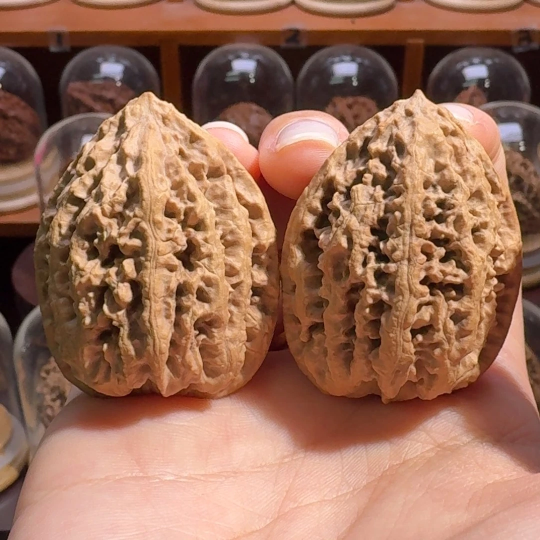 文玩核桃把件雨花石