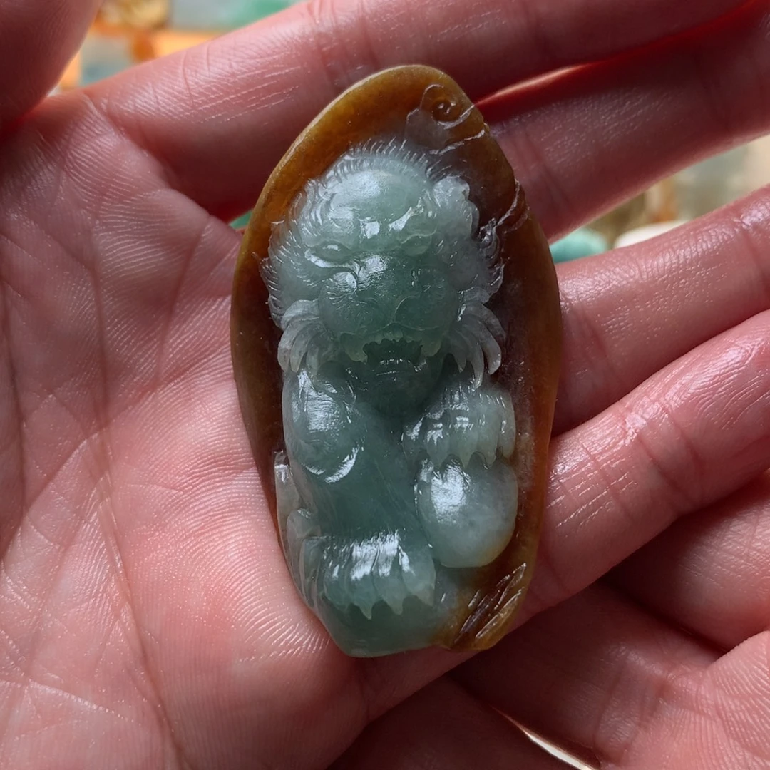 定制翡翠未镶嵌虎