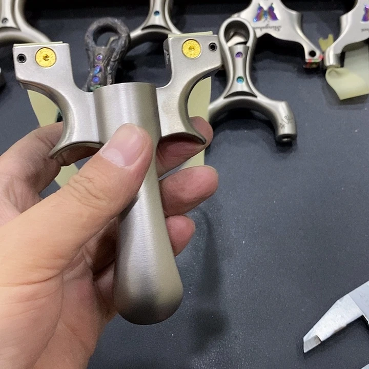 群***人2911号瑕疵战雷带扳手瞄具