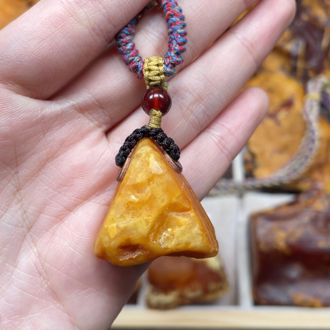 琥珀珠宝奇石未镶嵌