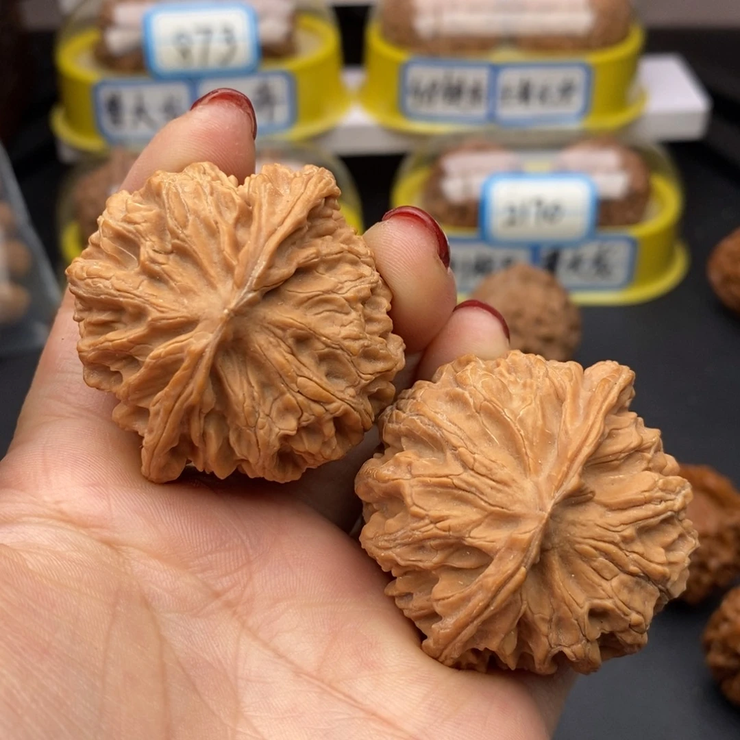 鸣****把件文玩核桃苹果园