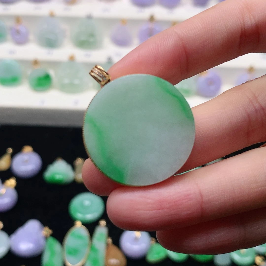 颈饰18K金镶嵌翡翠翡翠吊坠