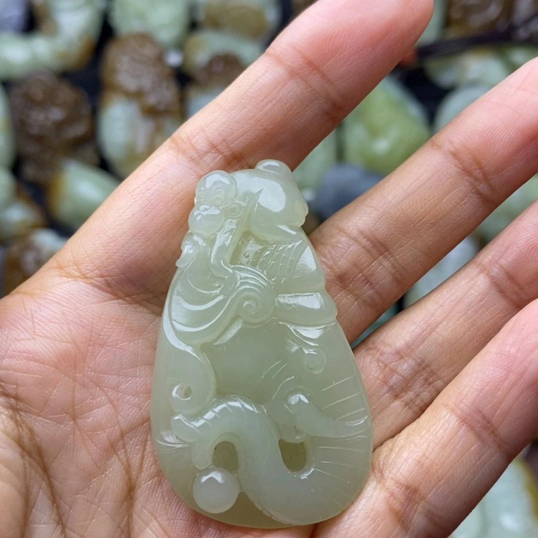 项链未镶嵌和田玉（糖玉）