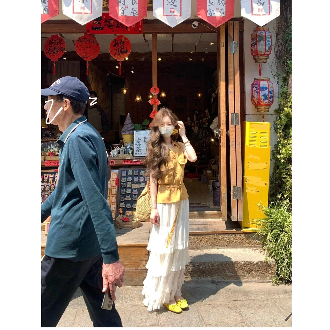 2025夏季新款韩版减龄翻领无袖马甲衬衫女搭配蛋糕半身裙两件套潮