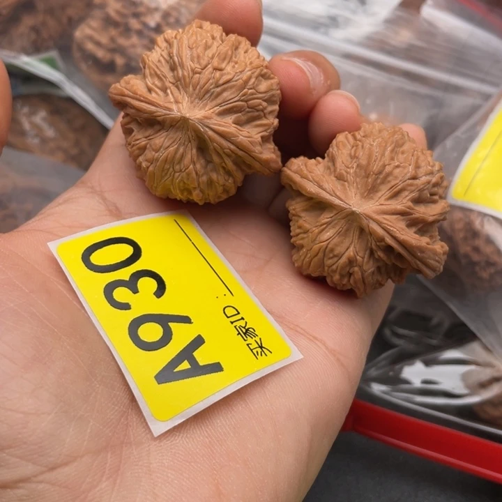 文玩核桃吊坠核桃