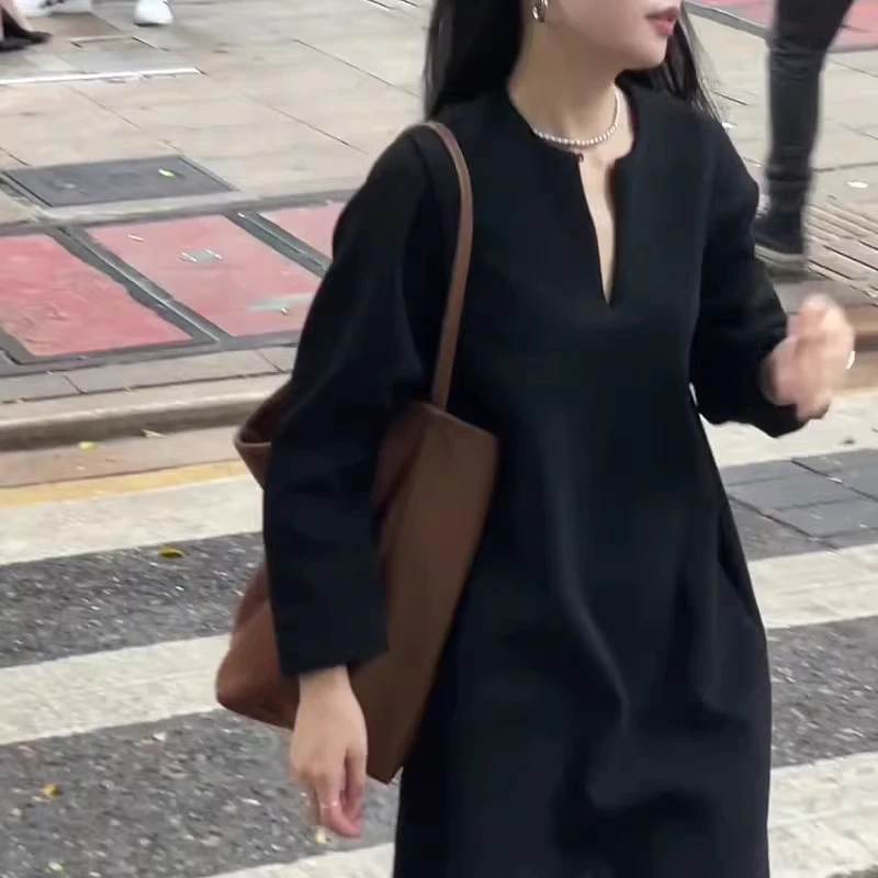 大码早秋新款梨型身材穿搭高级感连衣裙女设计感宽松洋气显瘦长裙