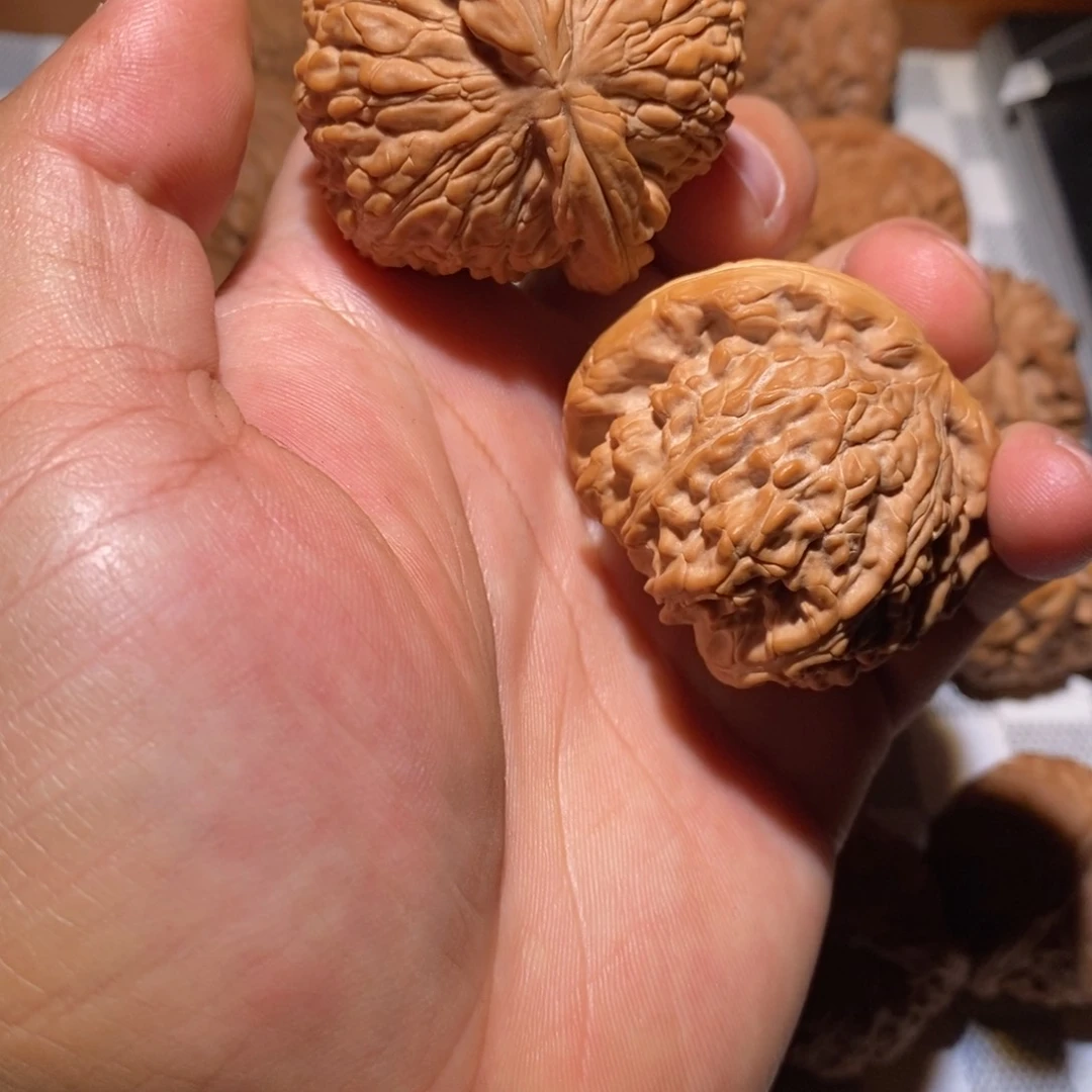 文玩核桃吊坠小***点白狮子