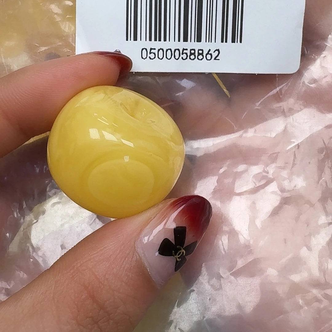 琥珀未镶嵌裸石悠悠