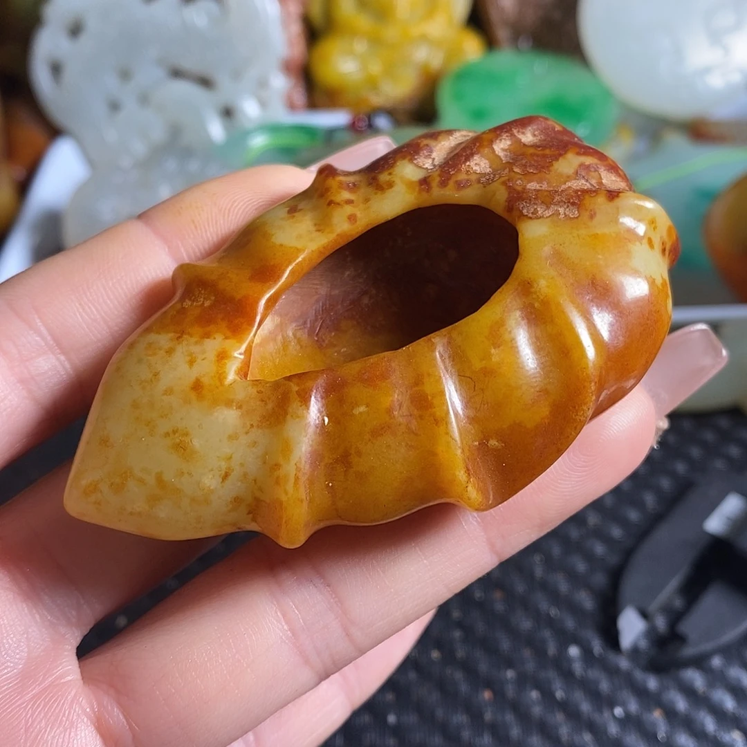 岫岩老玉（透闪石质玉）未镶嵌珠宝奇石