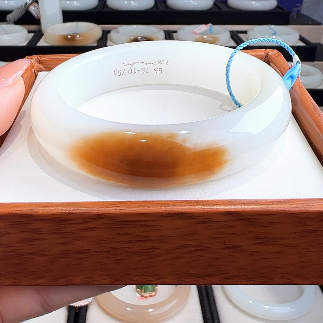 和田玉（糖玉）未镶嵌手镯