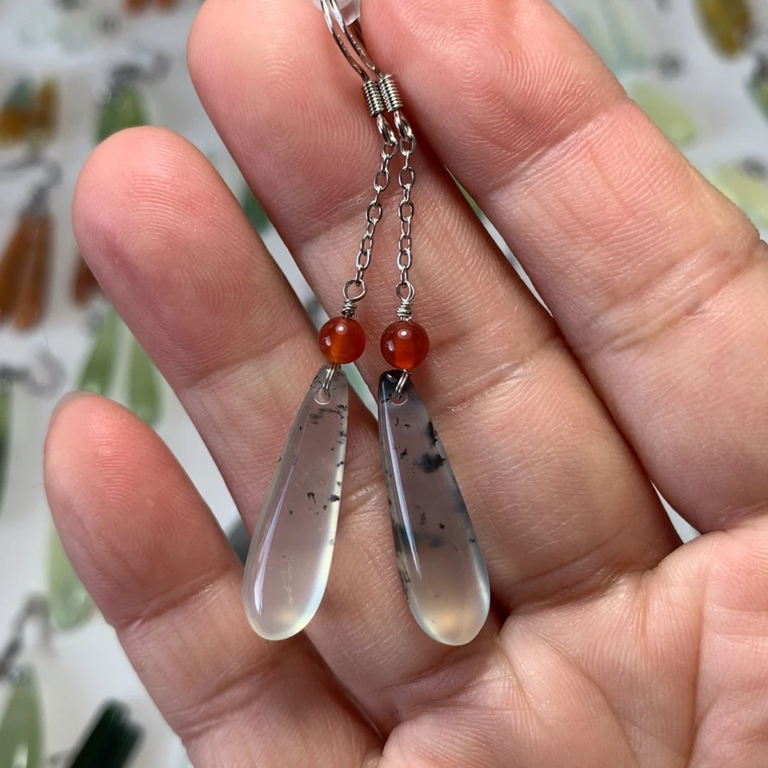 蛇纹石玉耳环未镶嵌