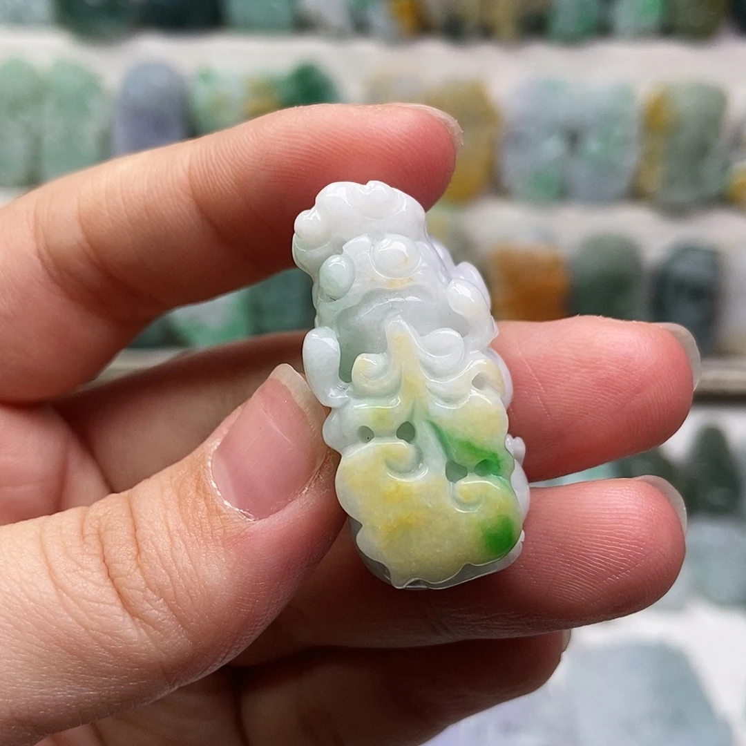 翡翠未镶嵌吊坠(赠链)