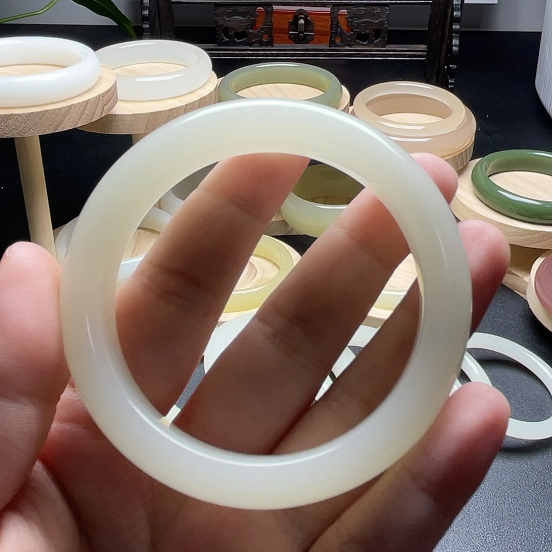 不***会52➕圈口正圈手镯暖白