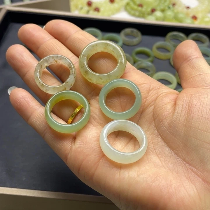 蛇纹石玉戒指5个未镶嵌清**莱
