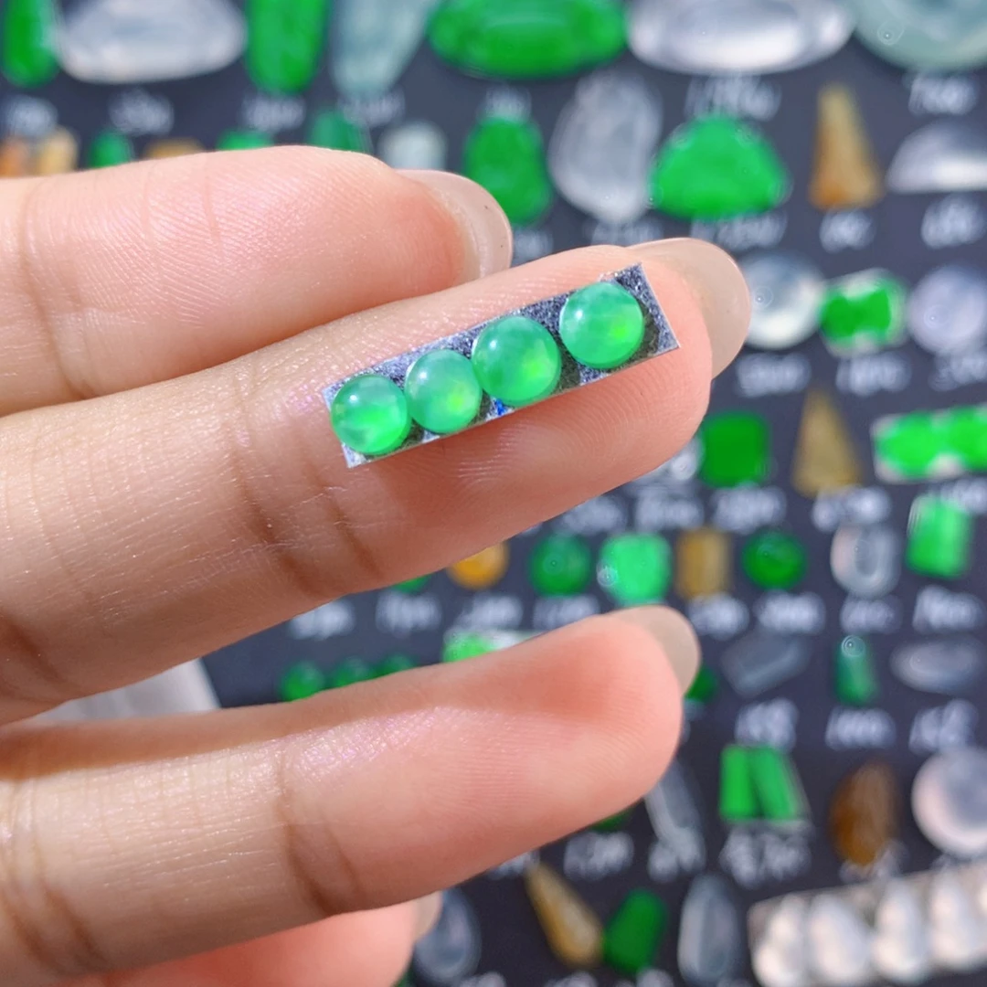 翡翠未镶嵌颈饰蛋面