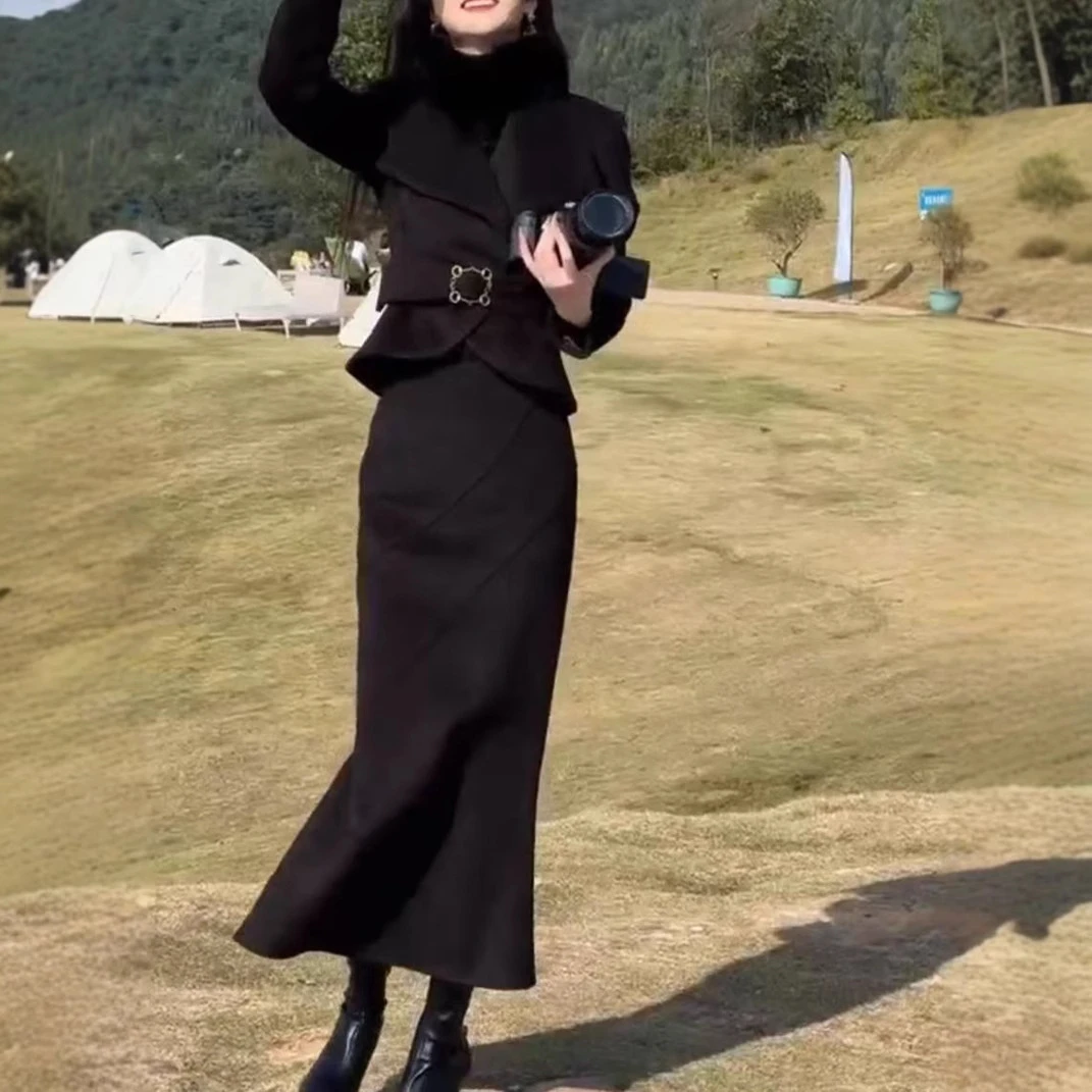 新款高级感时尚套装大翻领洋气修身两件套女