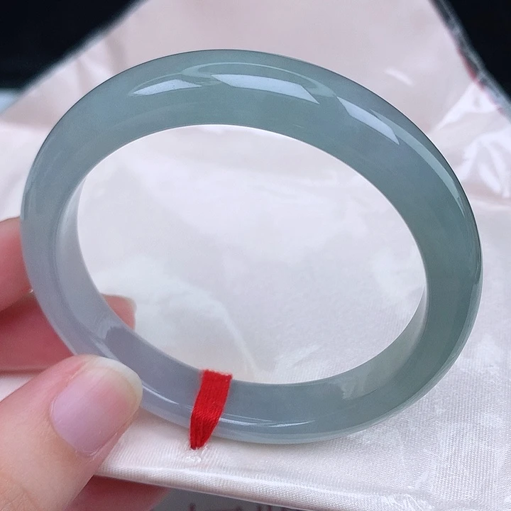 翡翠手镯未镶嵌天然