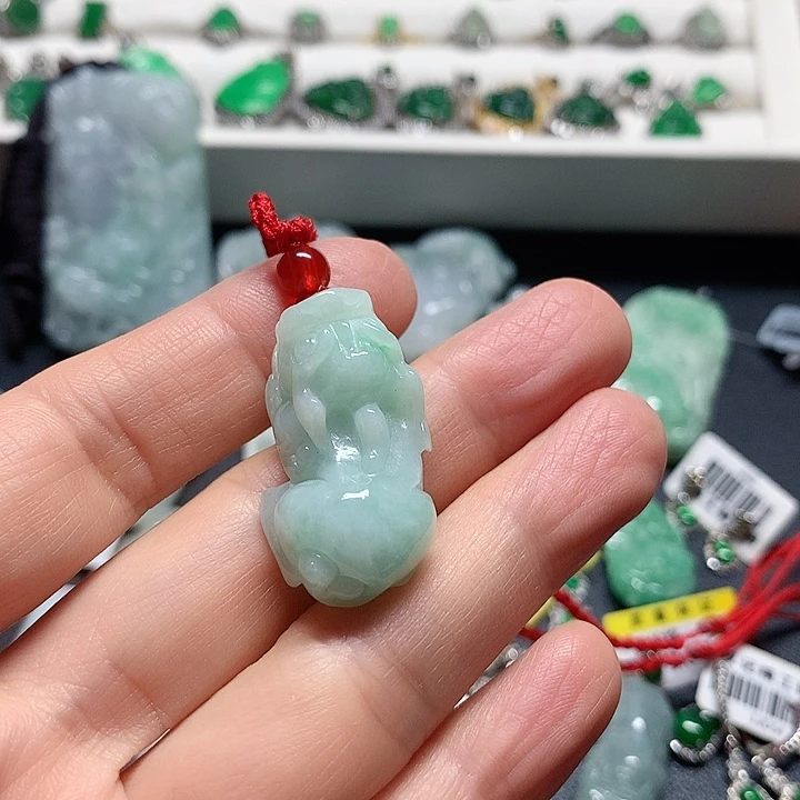 翡翠未镶嵌戒指吊坠