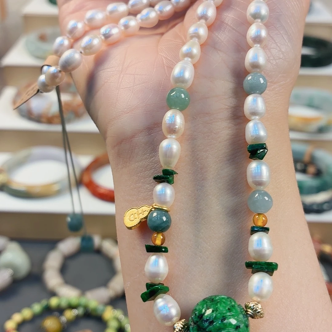 白***格翡翠未镶嵌手链手串