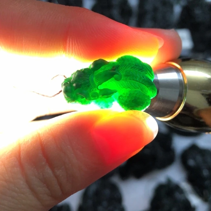 定制翡翠未镶嵌貔貅