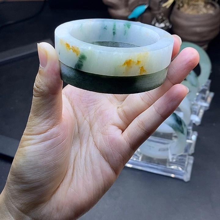 未镶嵌手镯定制翡翠