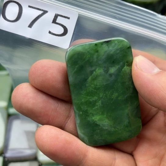 和田玉未镶嵌珠宝半成品