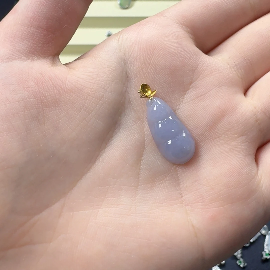 颈饰18K金镶嵌翡翠