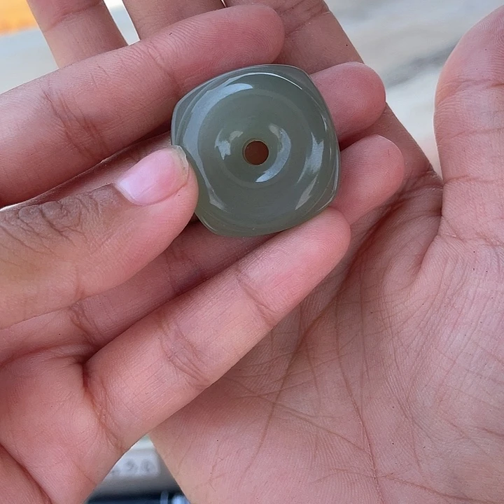 和田玉未镶嵌吊坠(不含链)约 30方扣（孙姐）