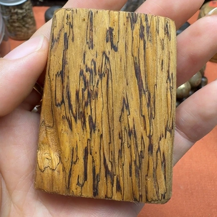 大叶紫檀（黑酸枝木类）