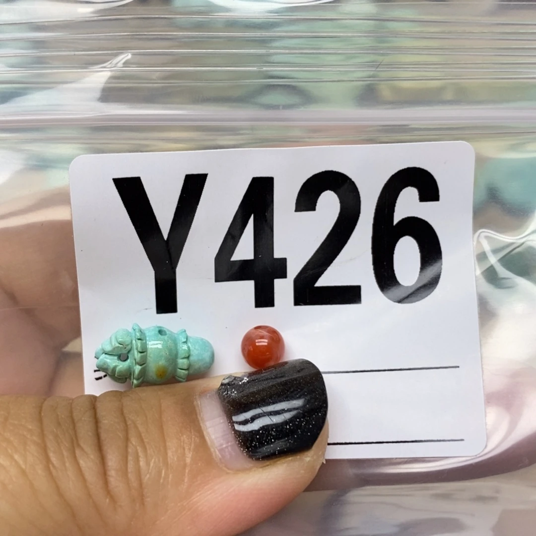 南红玛瑙配饰未镶嵌