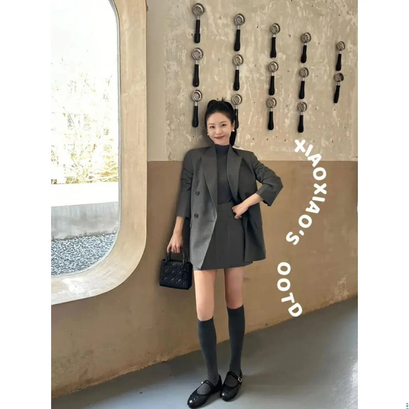 2025春季新款韩系气质穿搭高级西装外套短袖针织内搭半身裙三件套