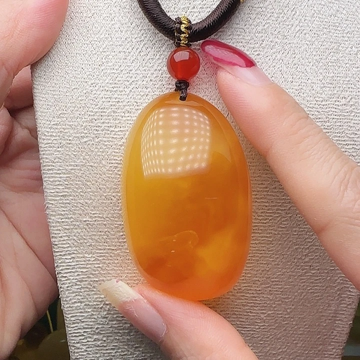 琥珀未镶嵌手链吊坠