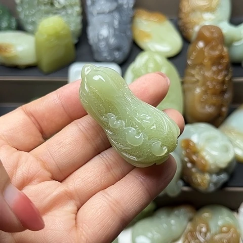 颈饰未镶嵌和田玉