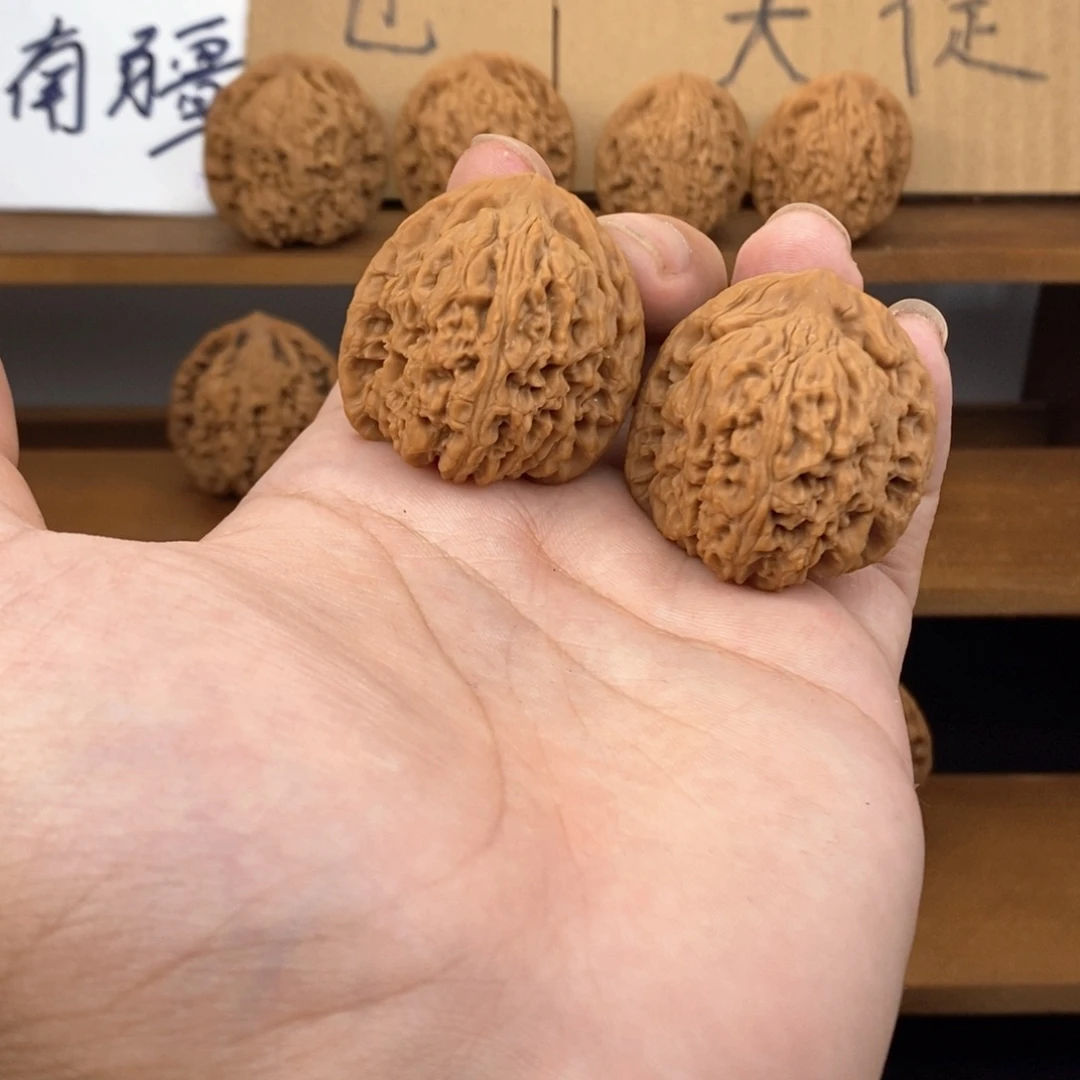 文玩核桃把件36南疆石（三角