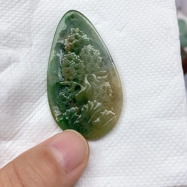 G***U颈饰未镶嵌翡翠天然缅甸翡翠