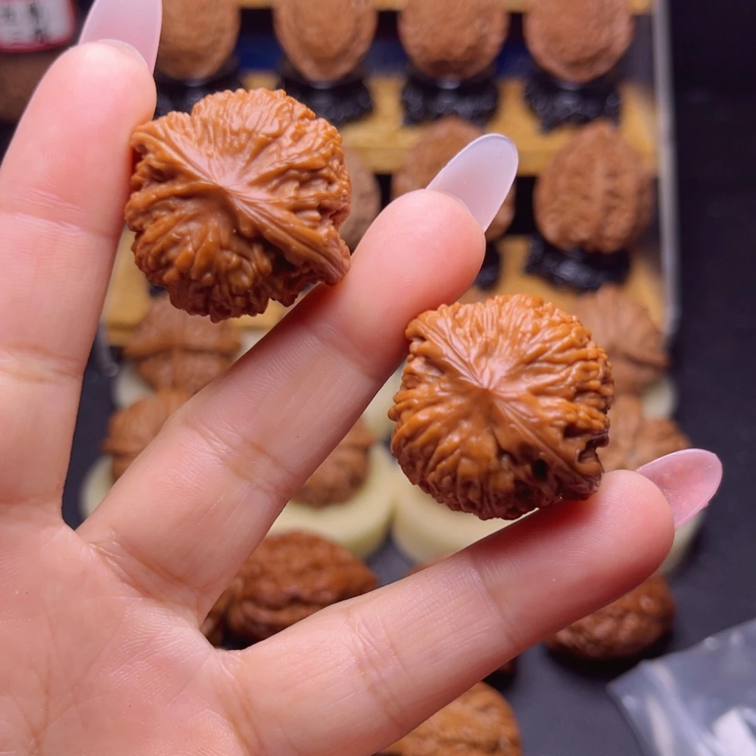 文玩核桃吊坠龙珠手捻小核桃