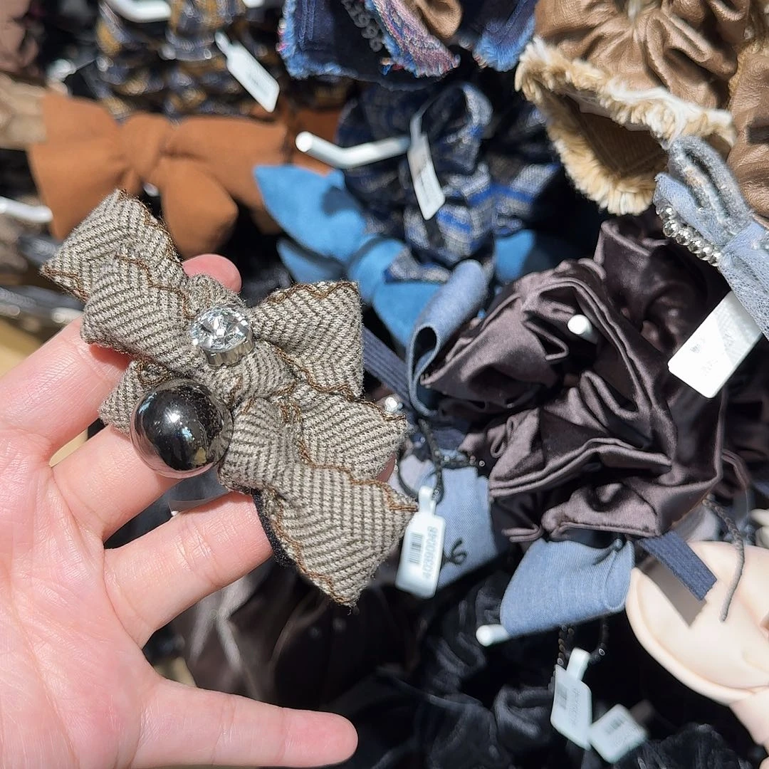 非金属绿色仨蝴蝶结