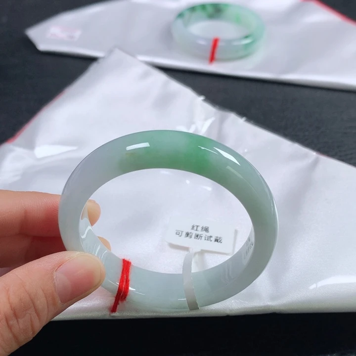 瑞***年翡翠未镶嵌手镯50➕