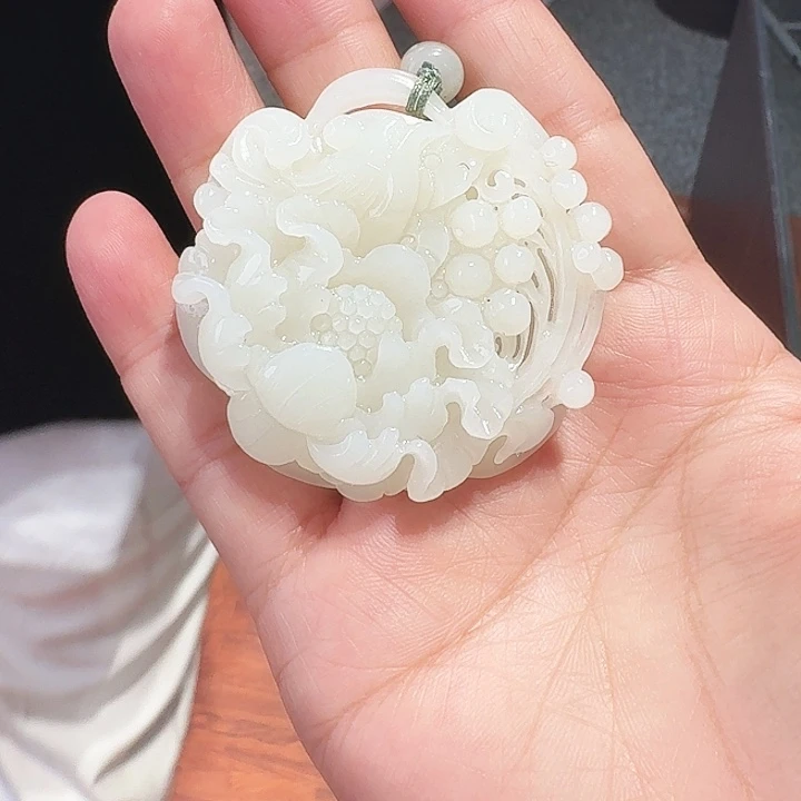 颈饰未镶嵌和田玉