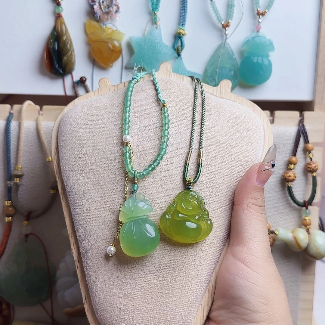 蛇纹石玉合金颈饰