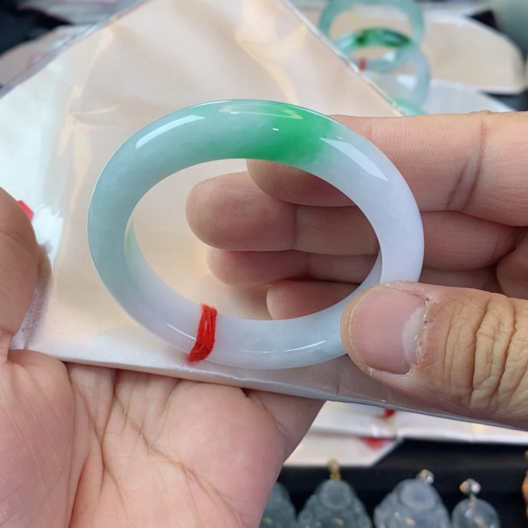 【闪购商品】未镶嵌手镯翡翠