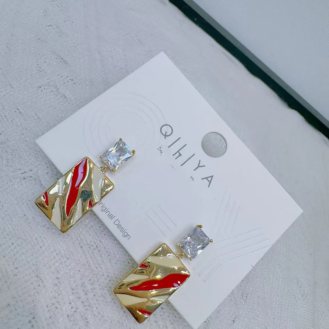 铜合金合成锆石耳饰 大女主气质方形耳钉